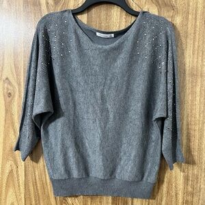 89th + MADISON 3/4 sleeve top size medium